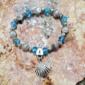 Stretchy acrylic and metal bracelet